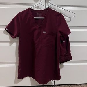 Figs Scrubs - High waisted jogger bottoms and one-pocket top set